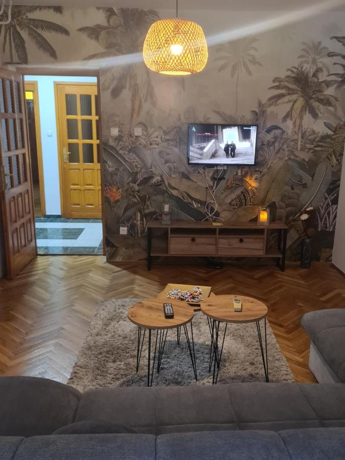 Santa Barbara Apartment